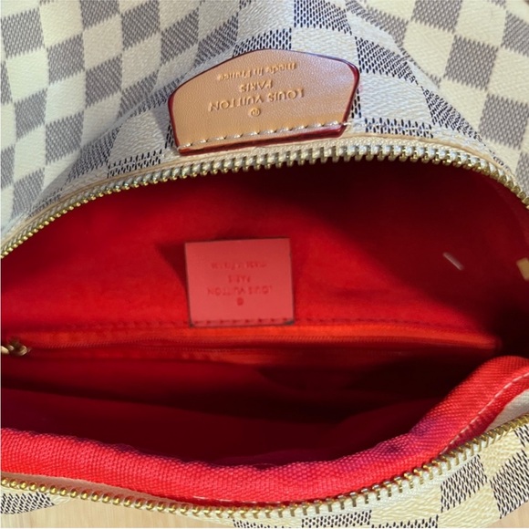 Stylish Checkered Shoulder Bag - Picture 2 of 3